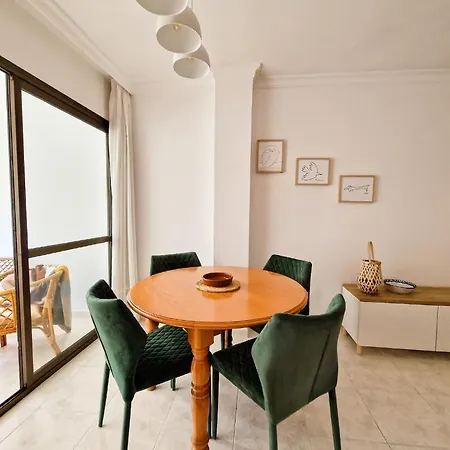 Apartment With Balcony, Ac & Pool *