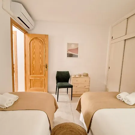 Apartment With Balcony, Ac & Pool *