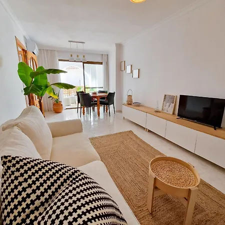 Apartment With Balcony, Ac & Pool *